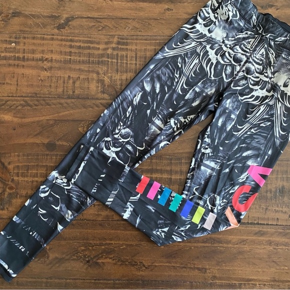 VS *Rare* Limited Edition Show-Off Tight / Leggings Angel Wings S - Picture 7 of 10